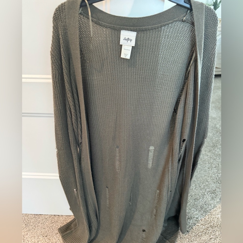 Buckle long sleeve cardigan
